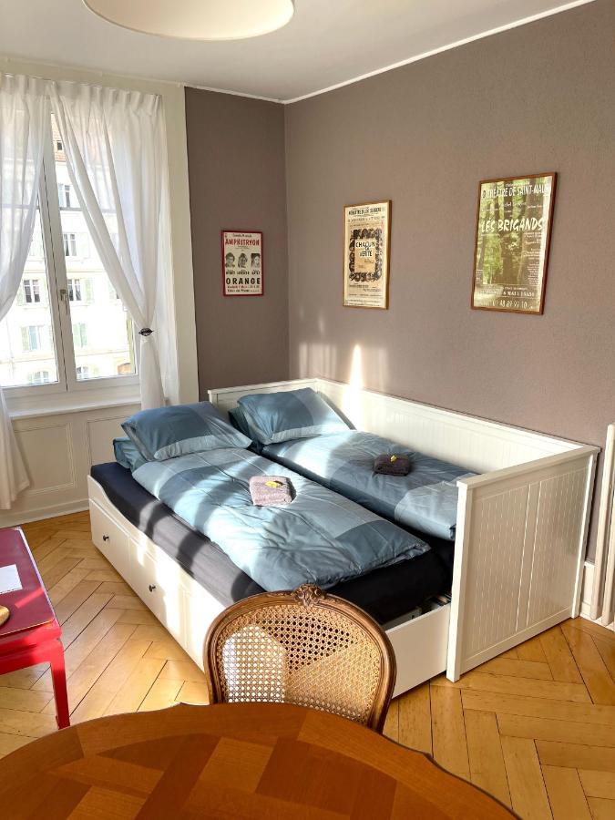 Le Locle : Bel Appartement Chaleureux Exterior foto