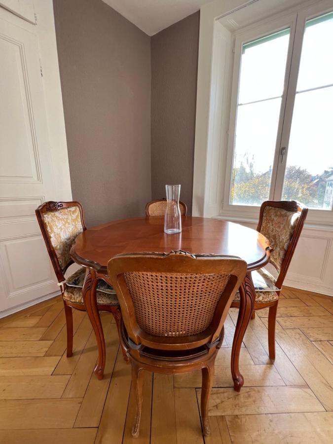 Le Locle : Bel Appartement Chaleureux Exterior foto