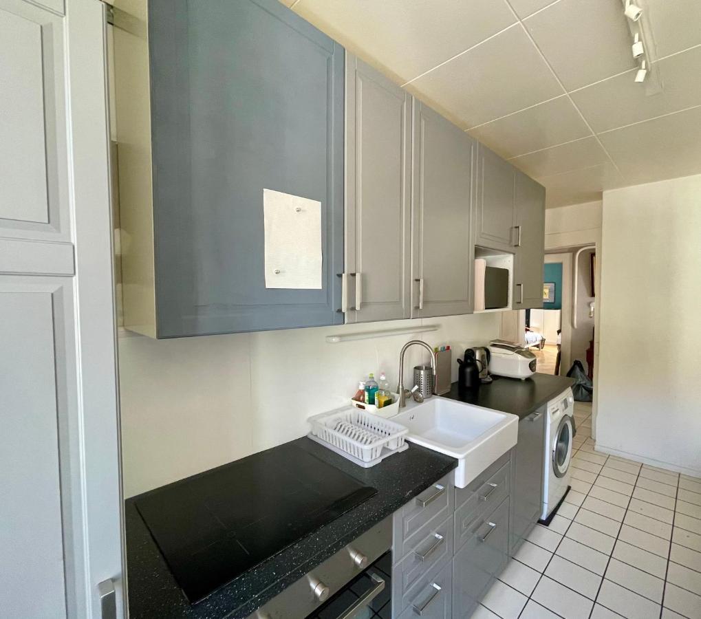 Le Locle : Bel Appartement Chaleureux Exterior foto