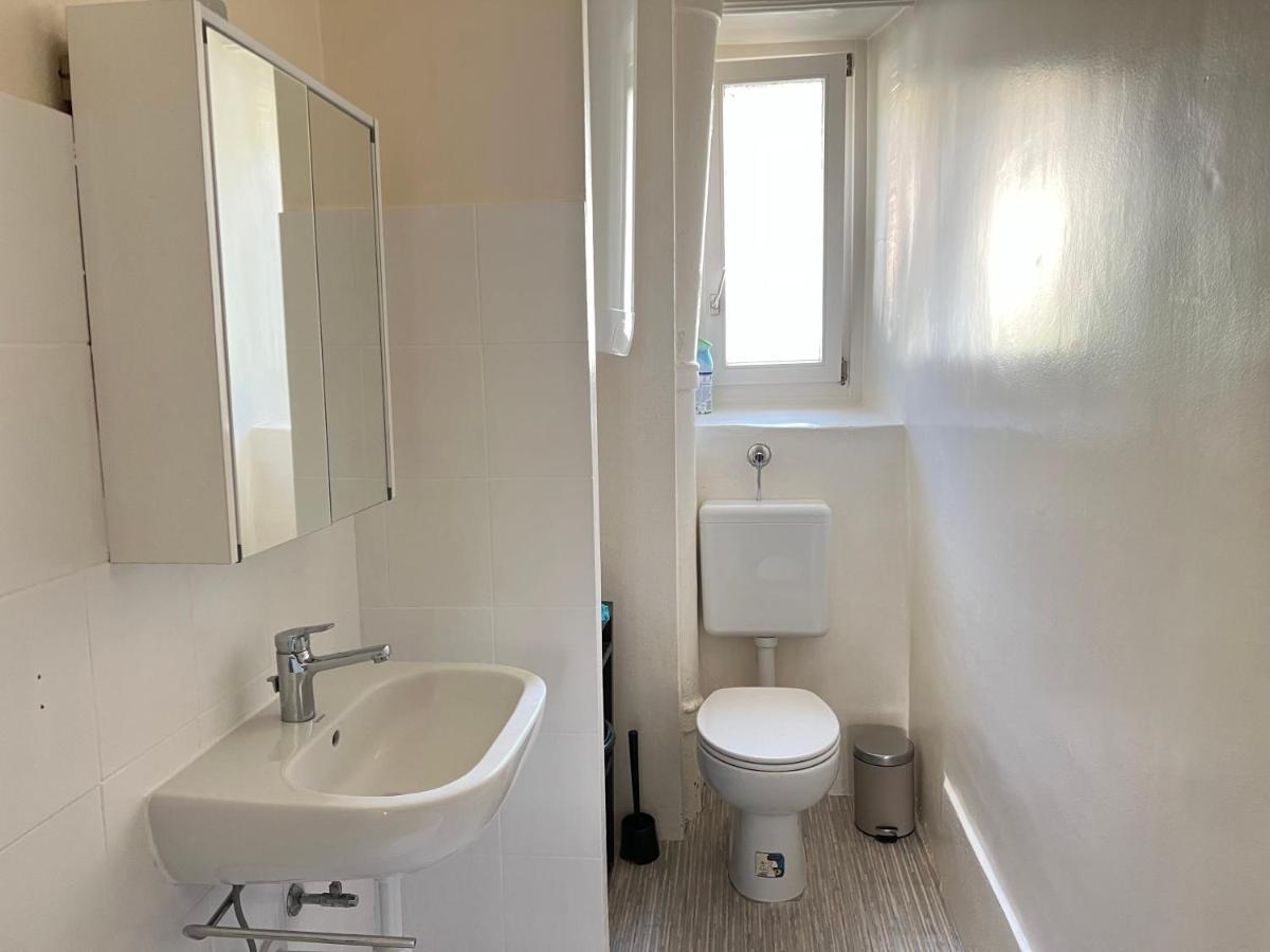 Le Locle : Bel Appartement Chaleureux Exterior foto