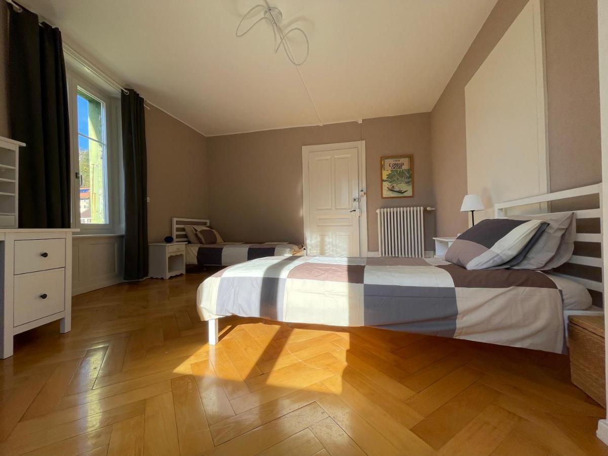 Le Locle : Bel Appartement Chaleureux Exterior foto