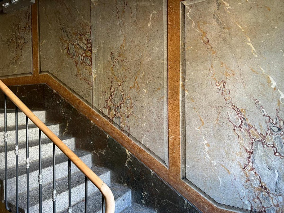 Le Locle : Bel Appartement Chaleureux Exterior foto